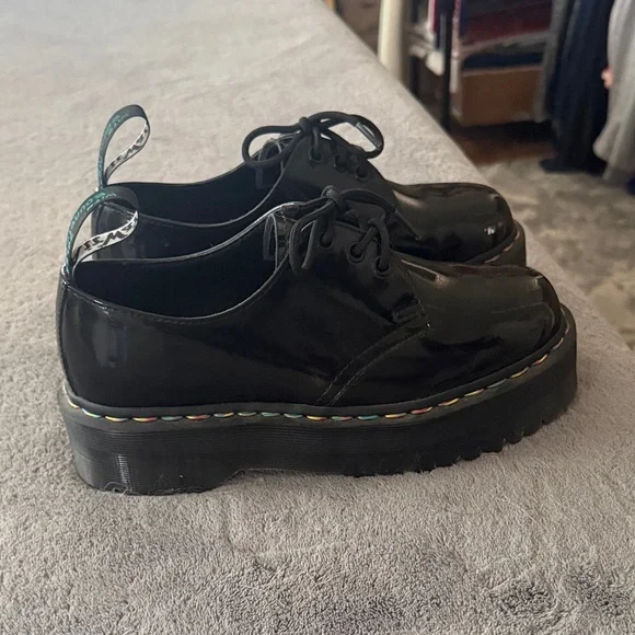 Dr. Martens Oxford Pride Edition Patent Leather Rainbow Holographic - Picture 3 of 7